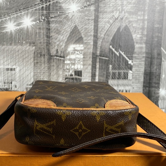 Authentic Louis Vuitton Danube Monogram Crossbody Messenger Bag - Picture 11 of 16